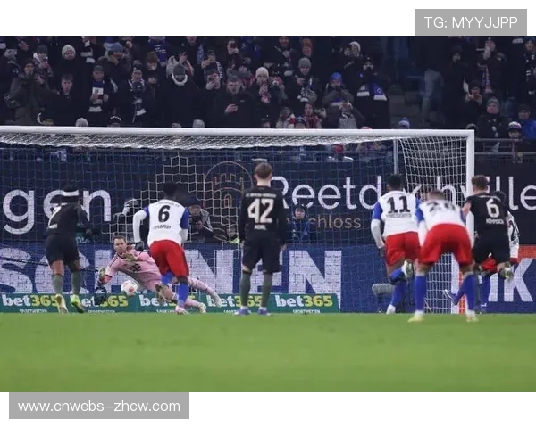 半场拜仁2-1霍芬海姆，凯恩点球双响迪亚斯破门